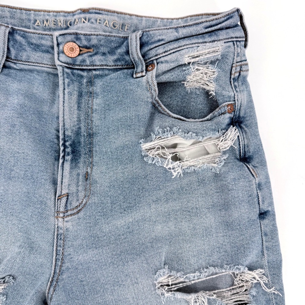 American Eagle High Waisted Mom Jeans Light Wash Distressed Shredded Stretch 8